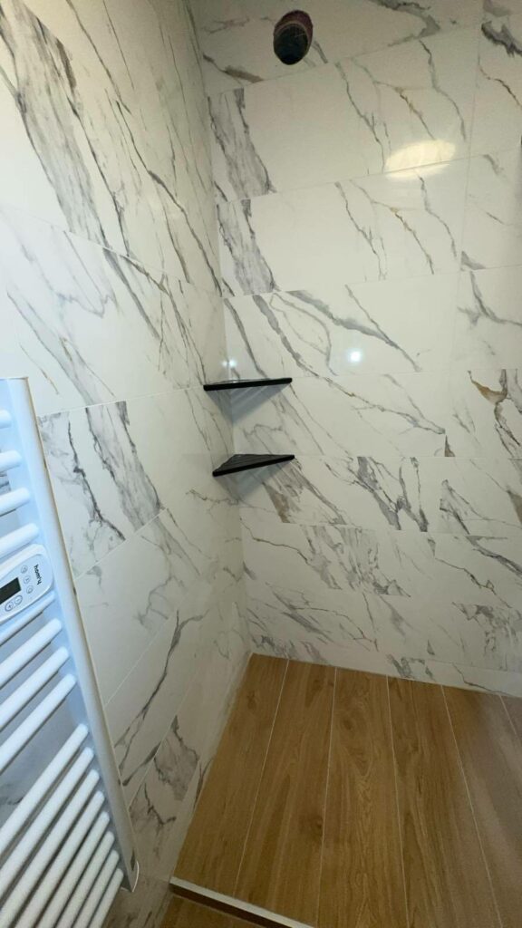 salle de bain après les travaux partie d