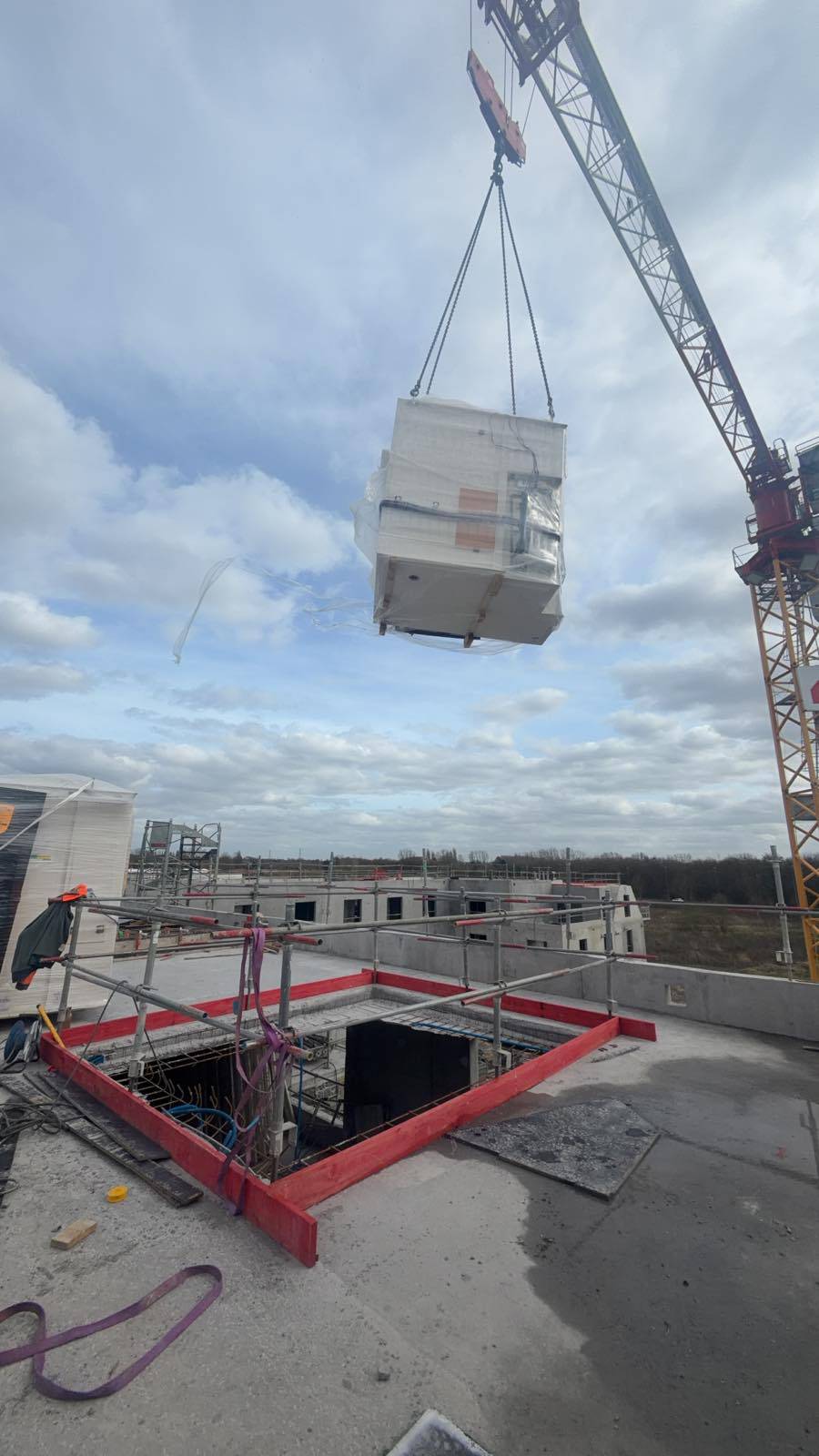 Cabine préfabriquée contrôlée après pose par les équipes ITSS en Île-de-France