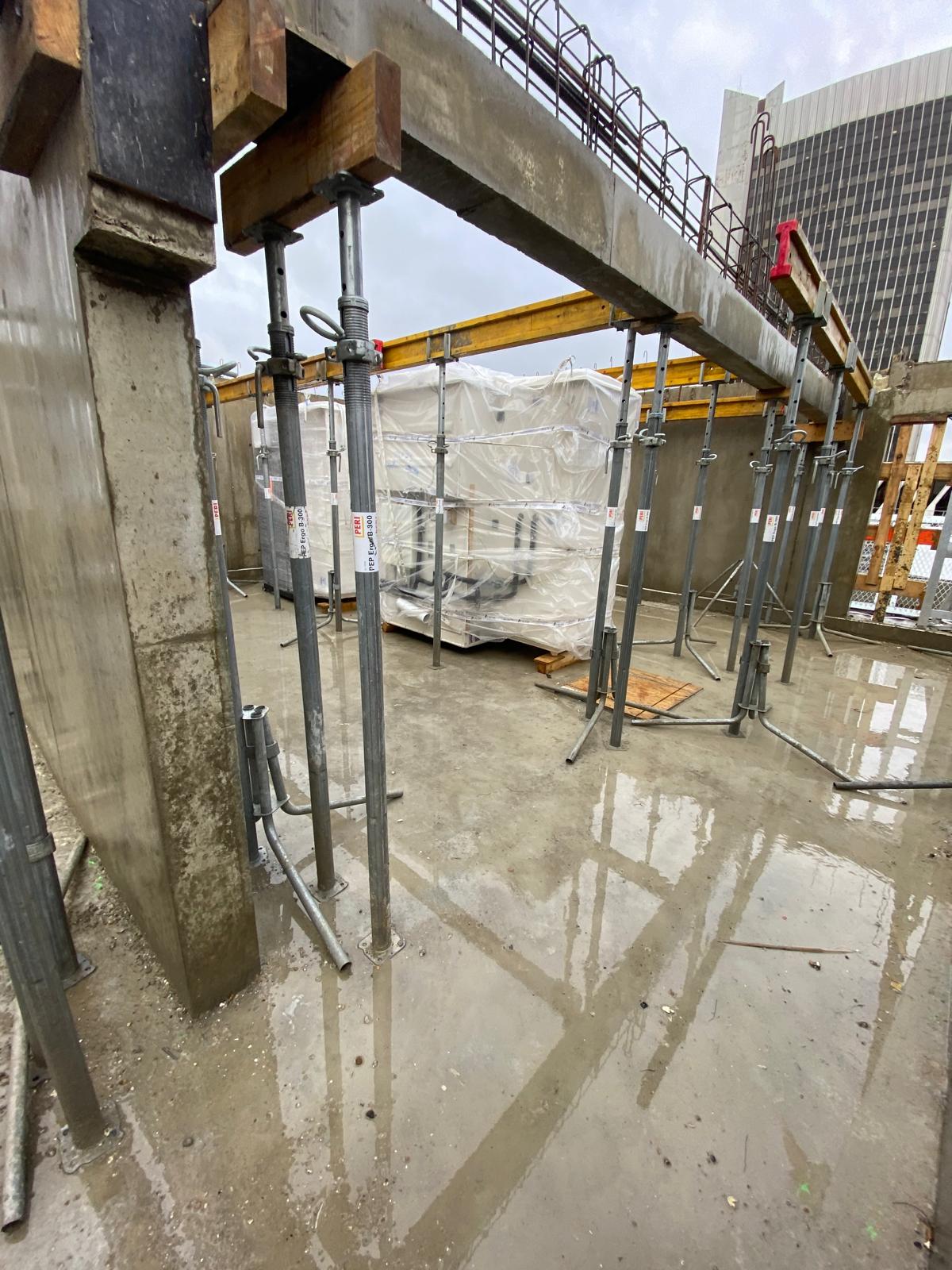 Module sanitaire préfabriqué mis en place par l'équipe ITSS sur chantier BTP francilien